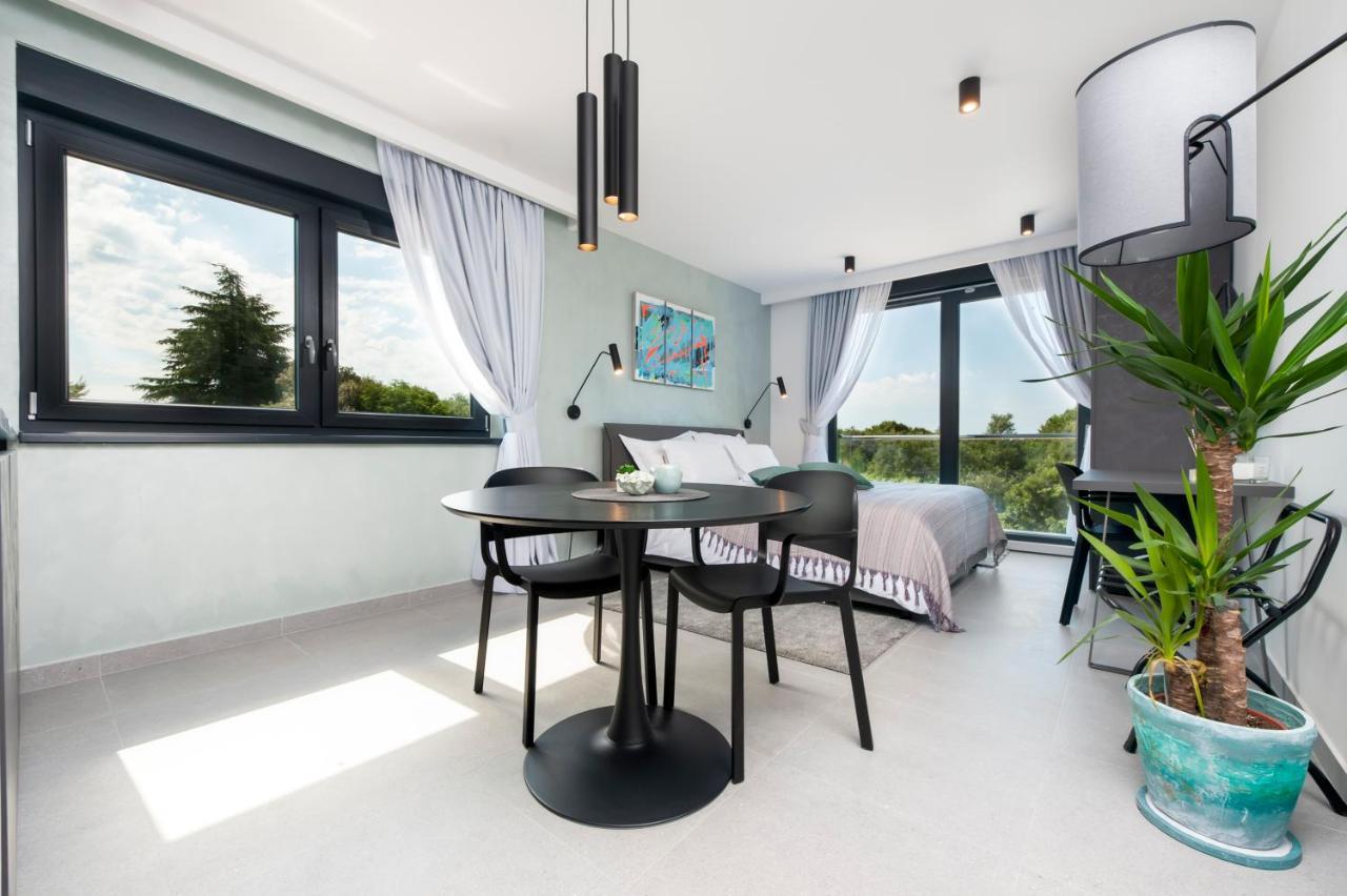 Luxury Residence Levante ロヴィニ エクステリア 写真
