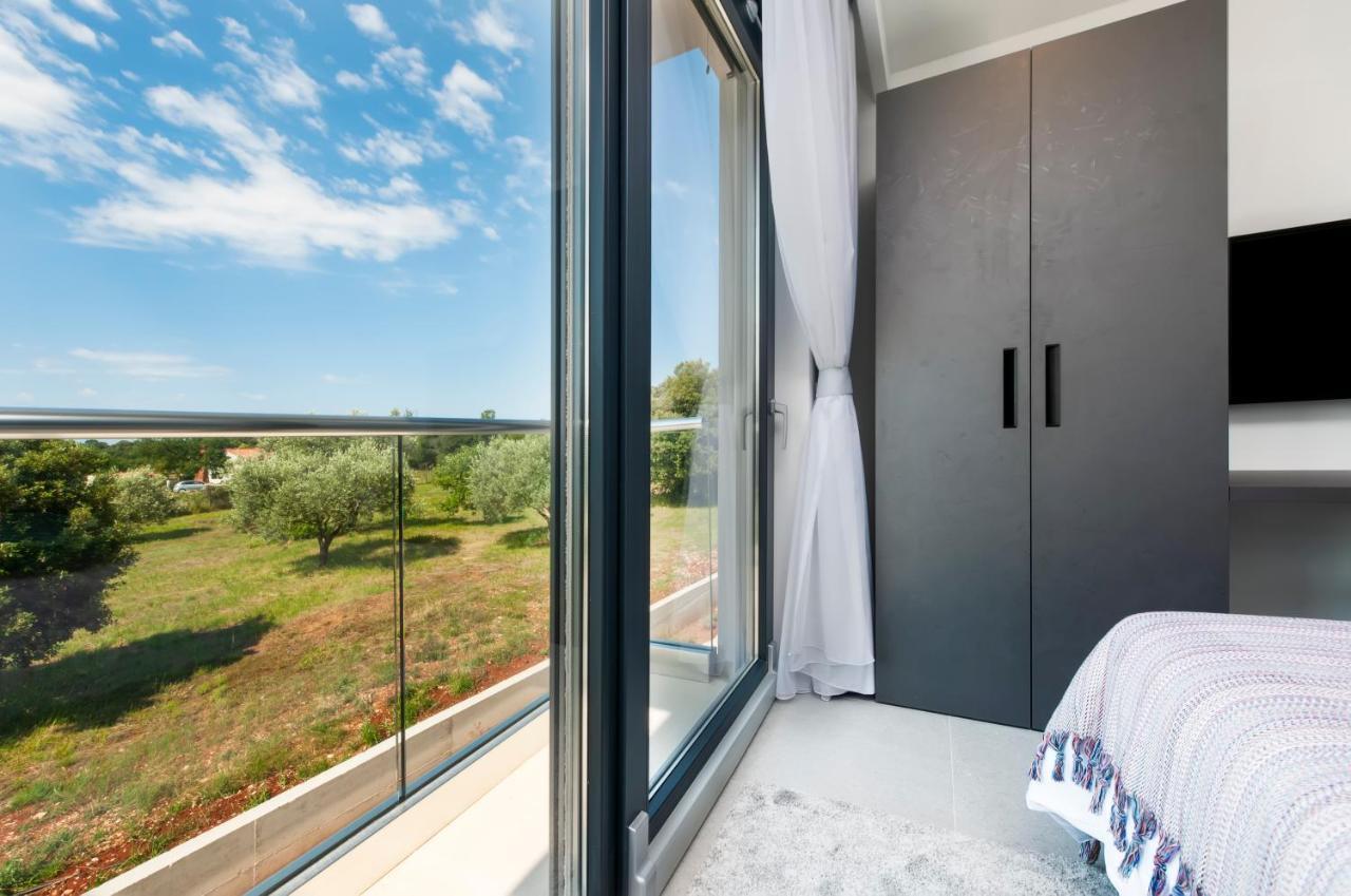 Luxury Residence Levante ロヴィニ エクステリア 写真