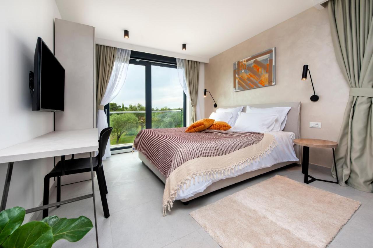 Luxury Residence Levante ロヴィニ エクステリア 写真