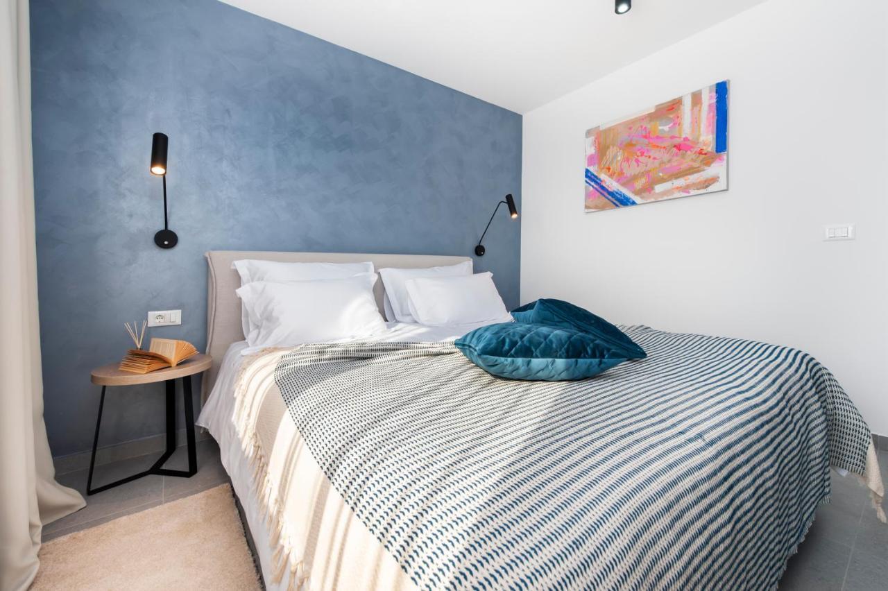 Luxury Residence Levante ロヴィニ エクステリア 写真