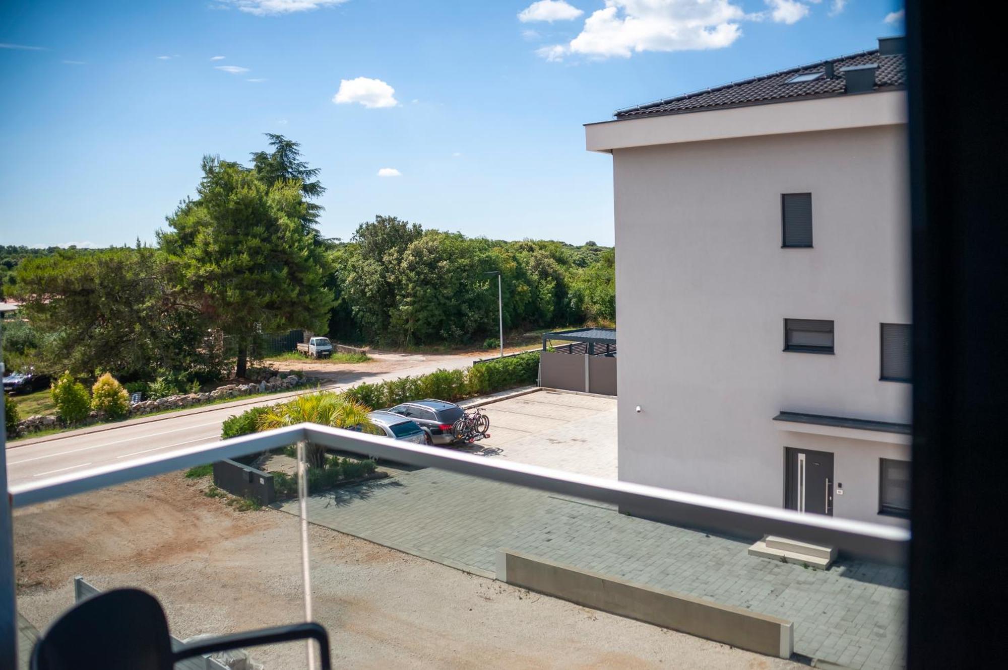 Luxury Residence Levante ロヴィニ エクステリア 写真