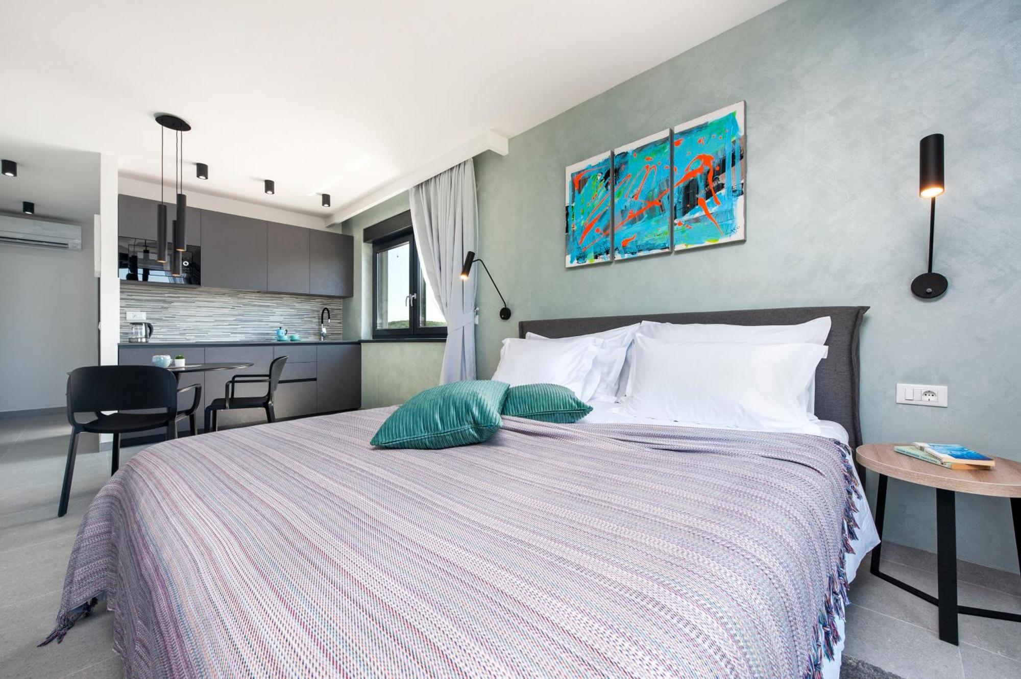 Luxury Residence Levante ロヴィニ エクステリア 写真