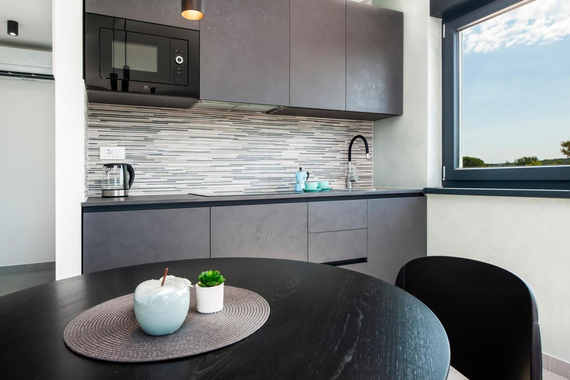 Luxury Residence Levante ロヴィニ エクステリア 写真